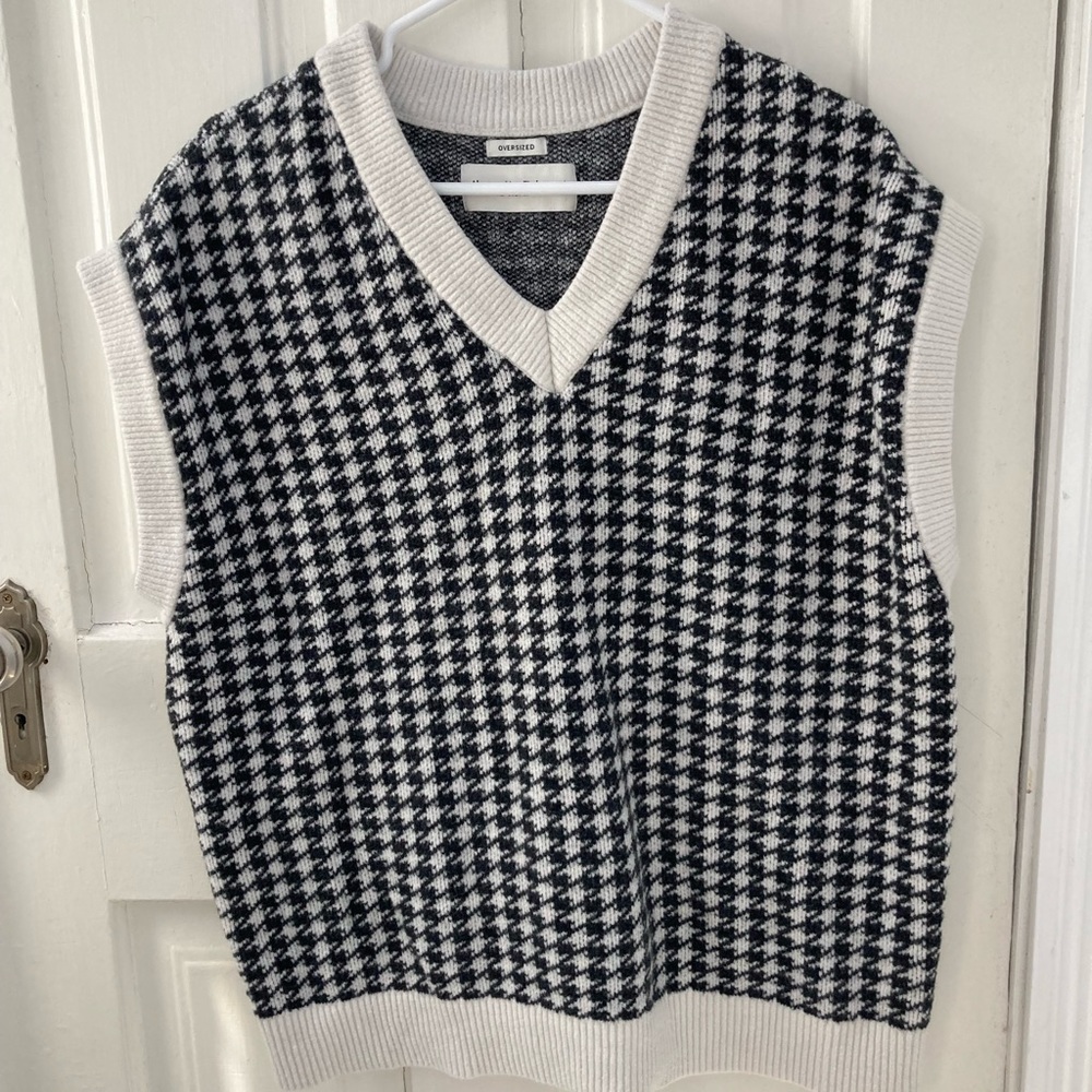 Oversized sweater vest